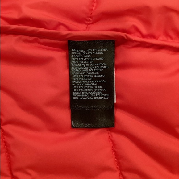 NWOT - North Face Red Puffer Vest - L - Picture 7 of 11